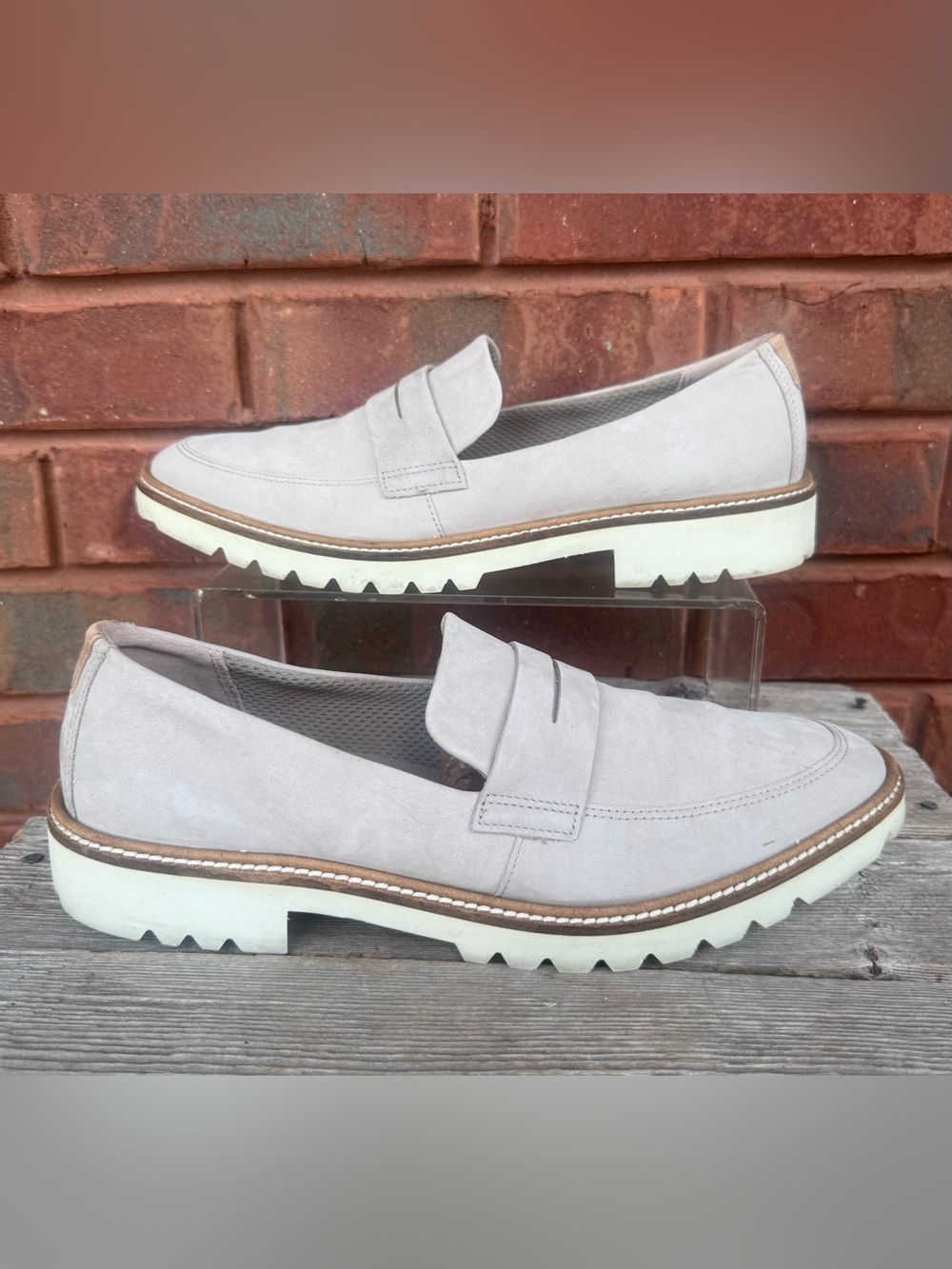 Ecco modern style penny loafers shoes gray tan white slip on size 7-7.5 women’s